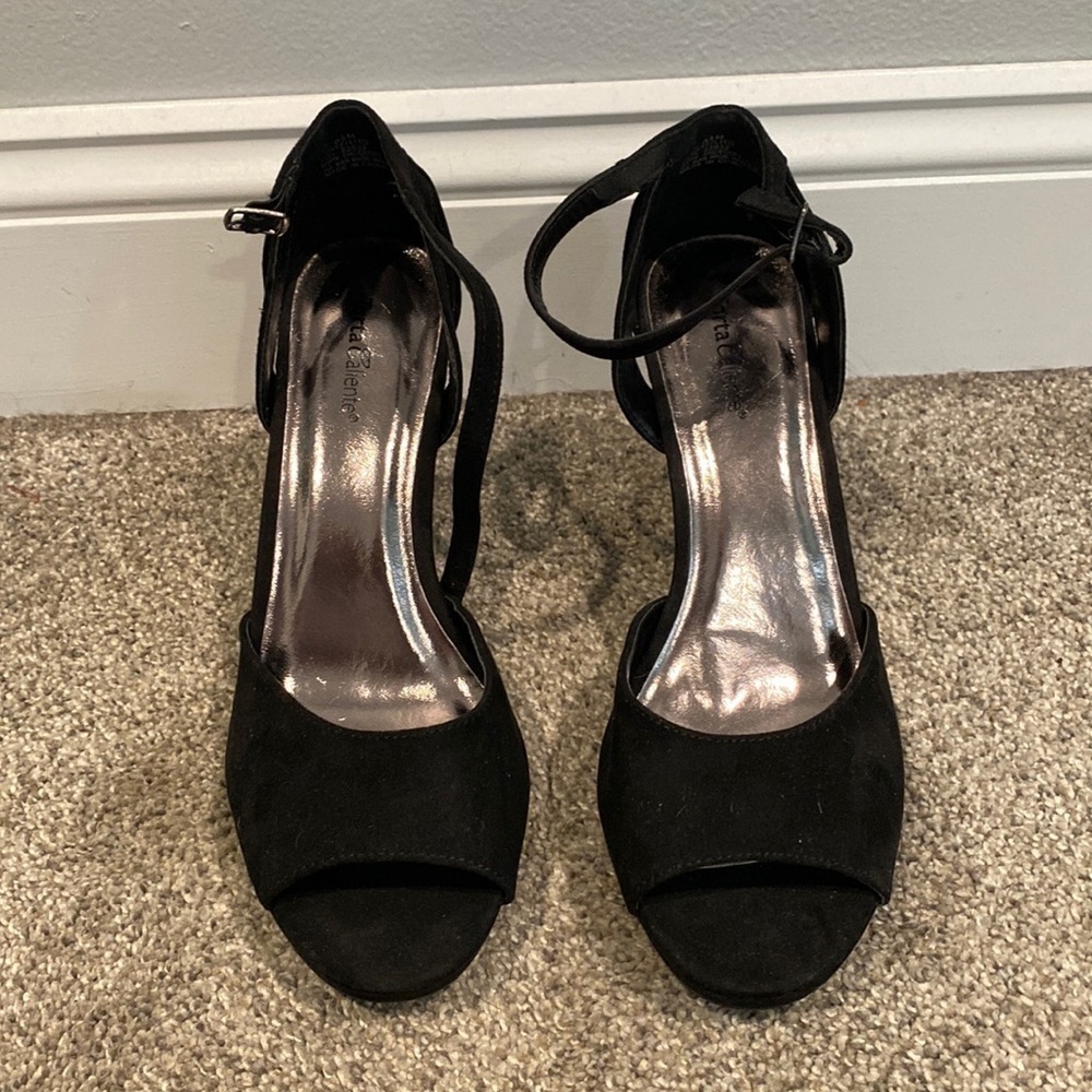 Torta Caliente Black Sandal Heels with Open Toes - Size 8.5